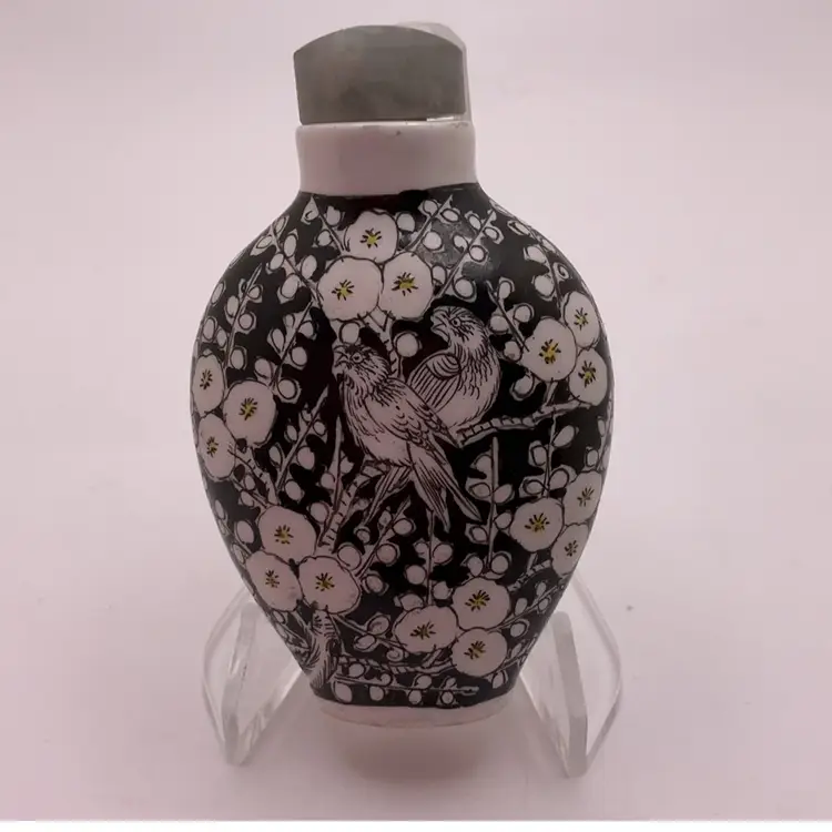 FFF VTG Snuff Bottle with Flowers and Birds 2.5” x 1.75”