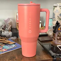 #26 - Medium 40 Oz Hydro Jug Peach