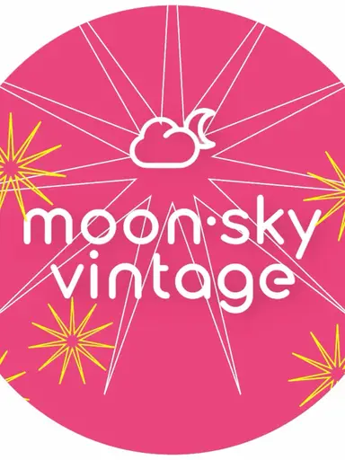 ✨Shop Moonskyvintage's Shelves👀✨