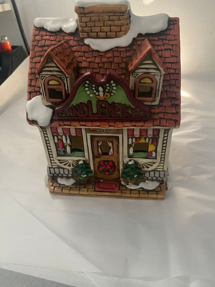 Lefton Colonial Christmas Village Watts’s Candle Shop House