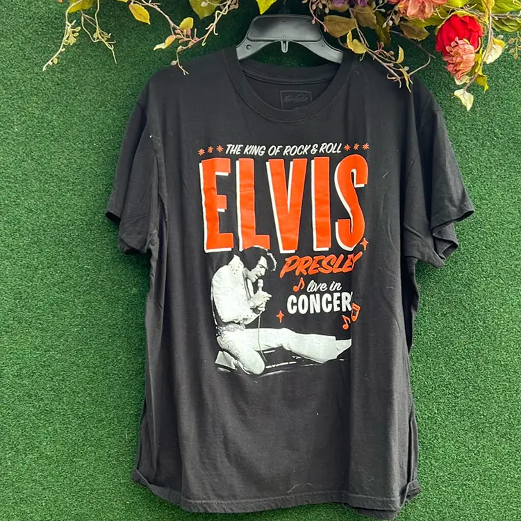 The King Of Rock ‘N’ Roll, Elvis Presley Live In Concert Size Extra Large