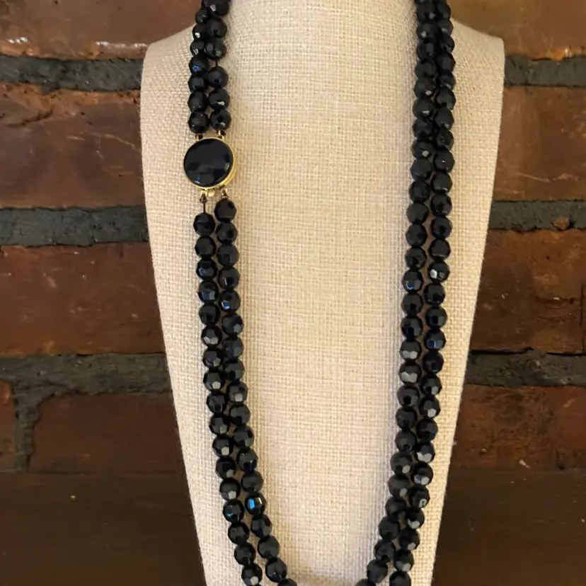 Vintage Double strand Flapper-style art deco black faceted bead necklace 22"