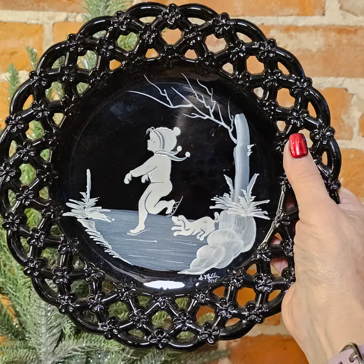 WESTMORELAND Black Amethyst Glass MARY GREGORY Skater Plate S. Miller 1975 6"