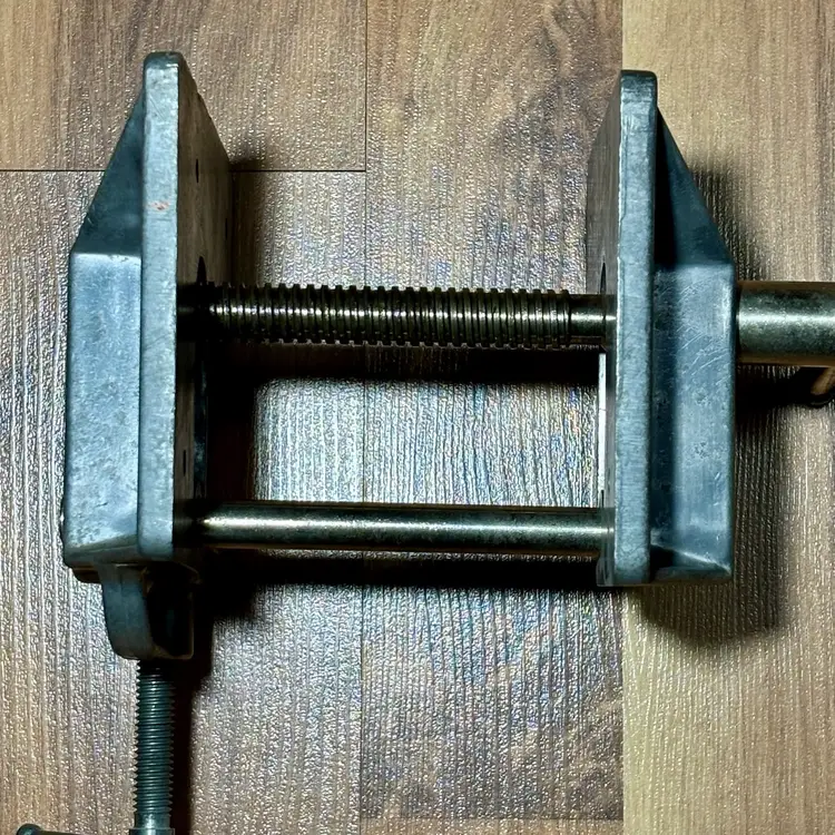 Stanley No. 702 Woodworking Bench Clamp Corner Vise