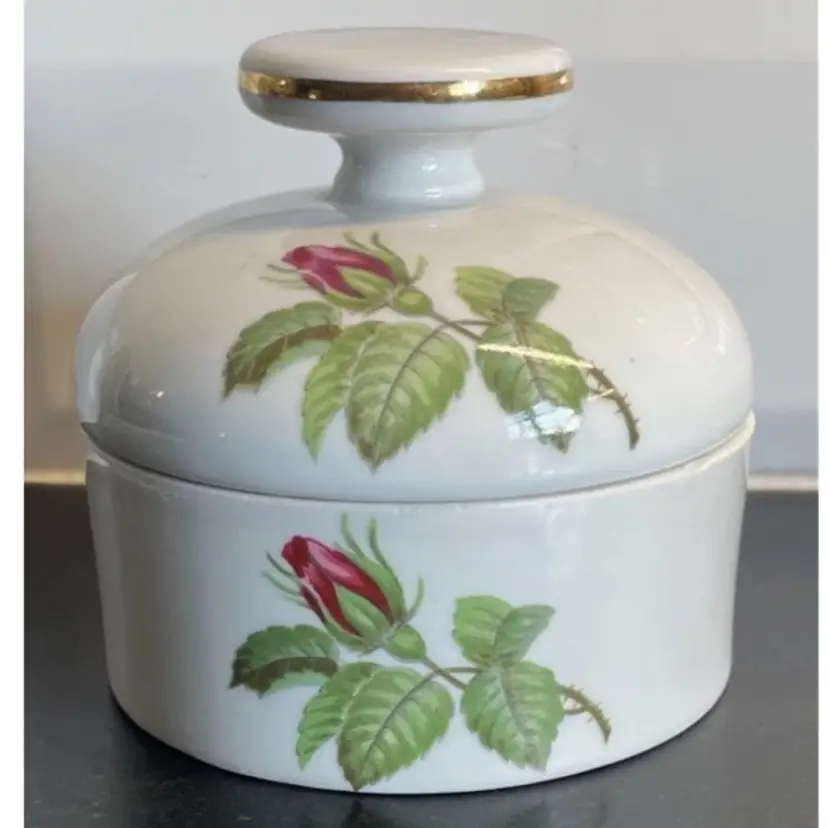 Vintage Porcelaine De Paris Vanity Box - Decor a la Rose- France 4" Rosebud