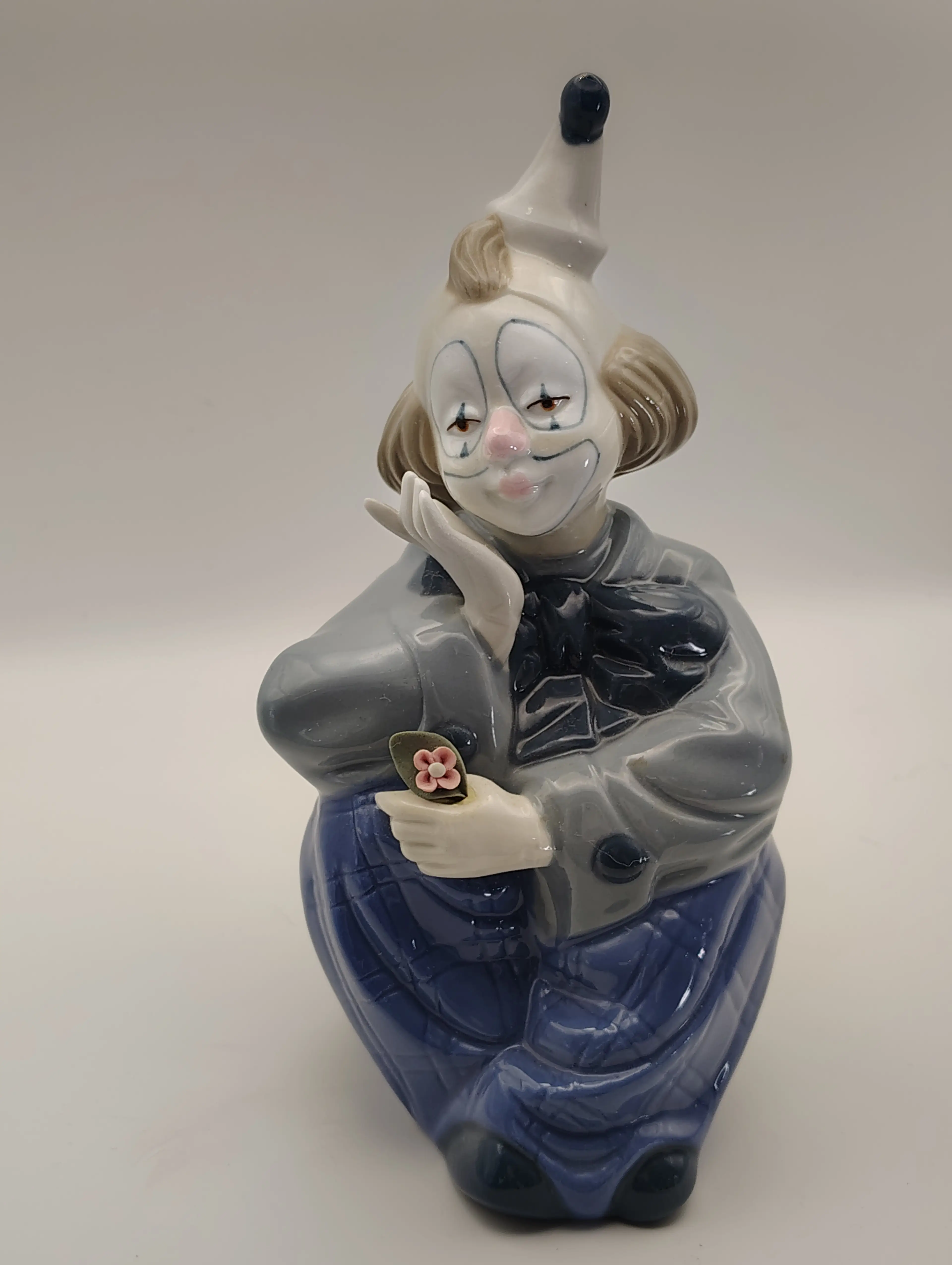 Image 2 of 7
