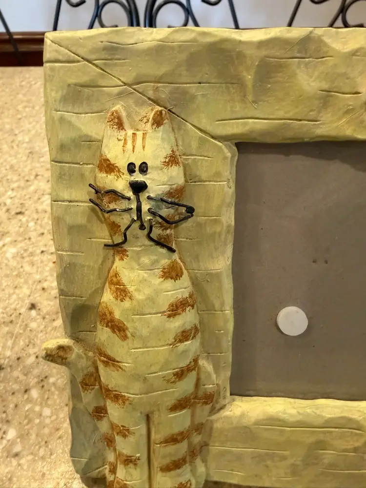 Kitty Cat Connoisseur Picture Frame Frame 3D Frame 6"x7" Holds 4x4 in