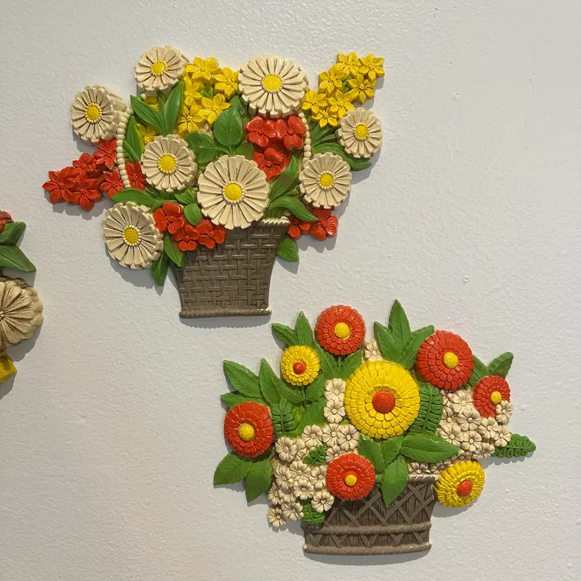 Vintage 1975 Syroco Daisy & Zinnia Floral Basket Wall Hangings