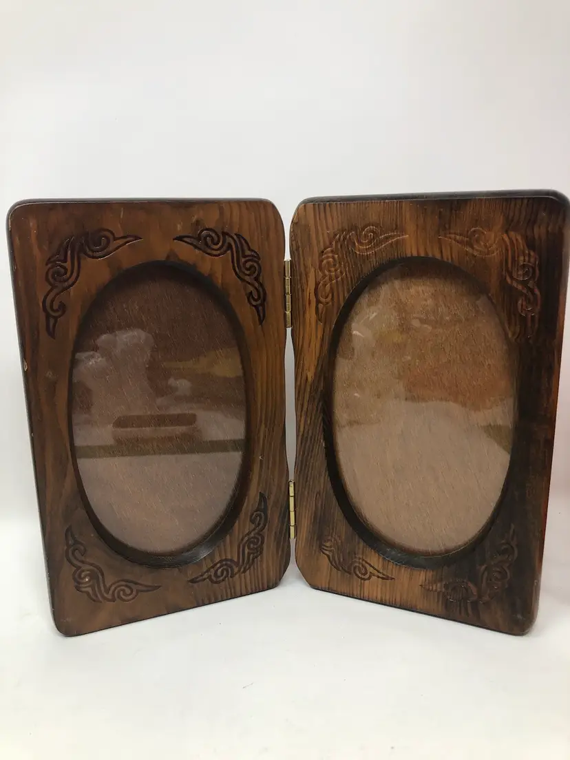 Double Oval Folding Wooden Picture Frame