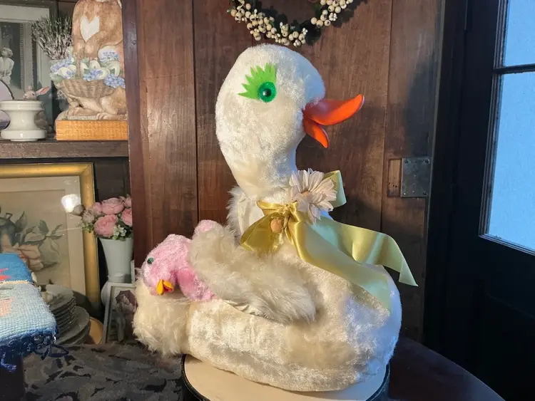 Rushton Rubber Face Swan With Baby, Star Creation 1950’s-1960’s