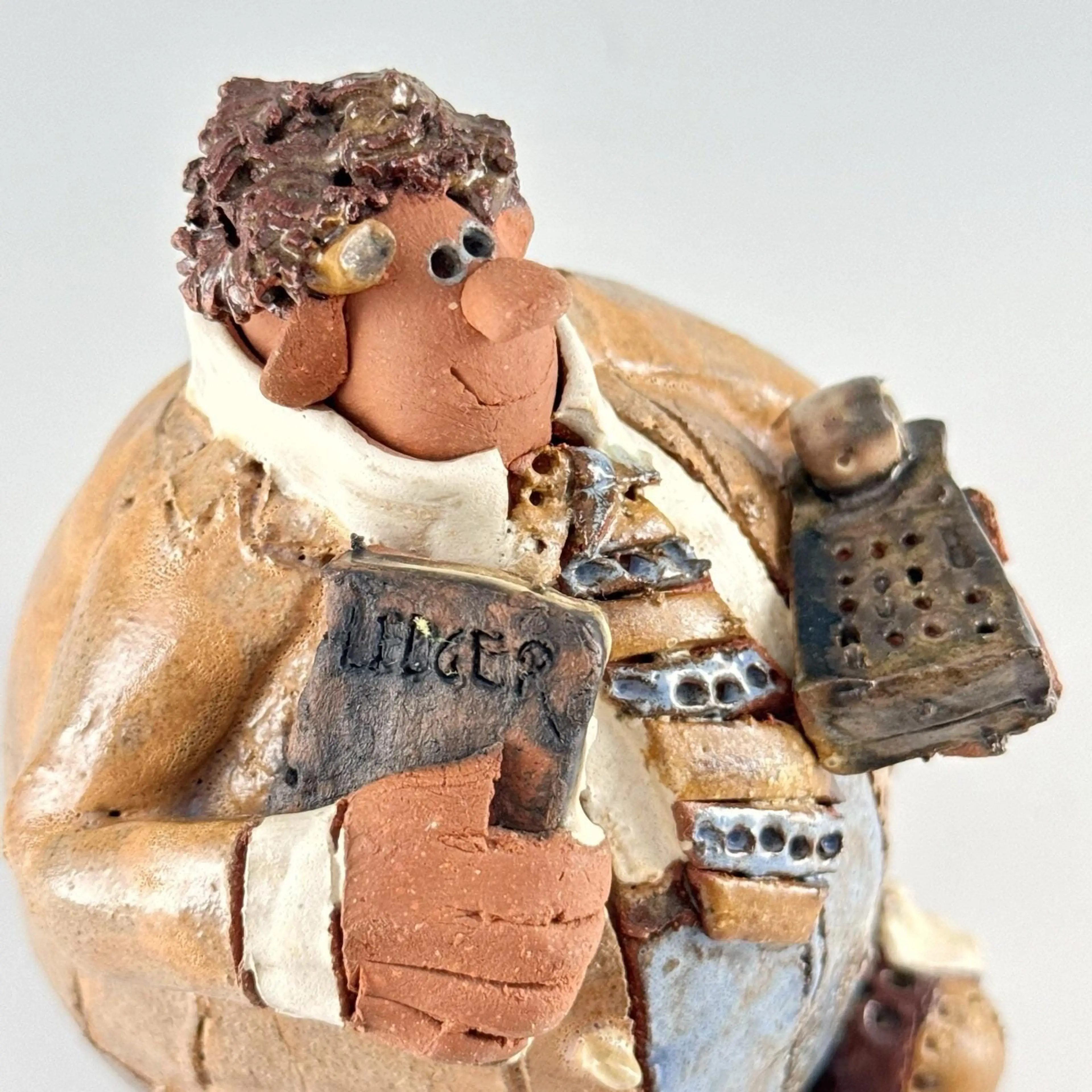 Image 4 of 12