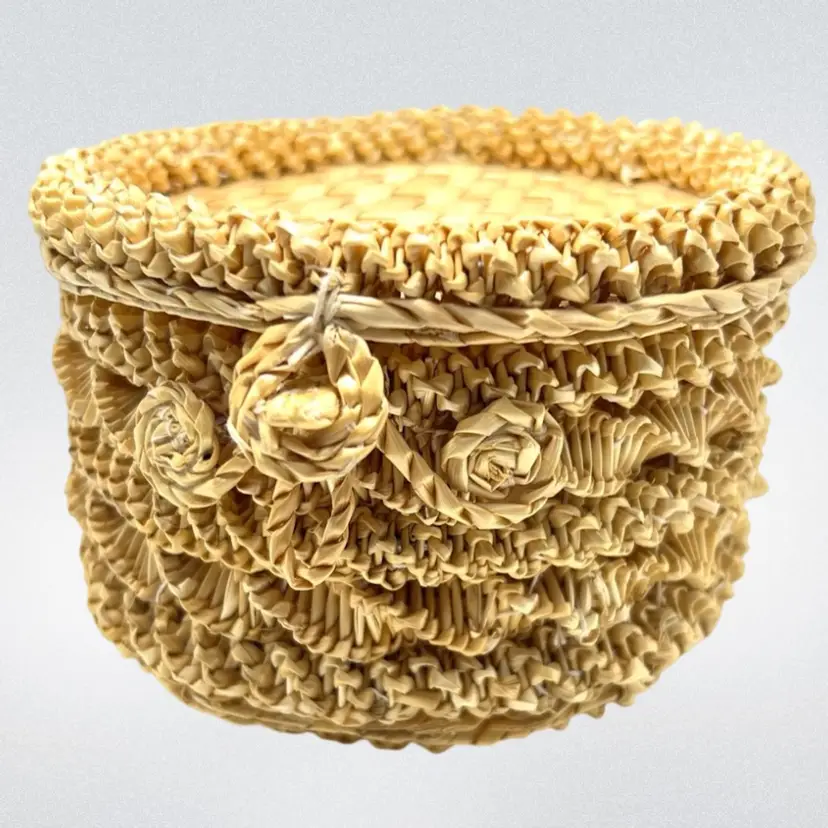 Cute Little Woven Basket. Hinged Lid. 5” diameter lid x 3-1/2” tall