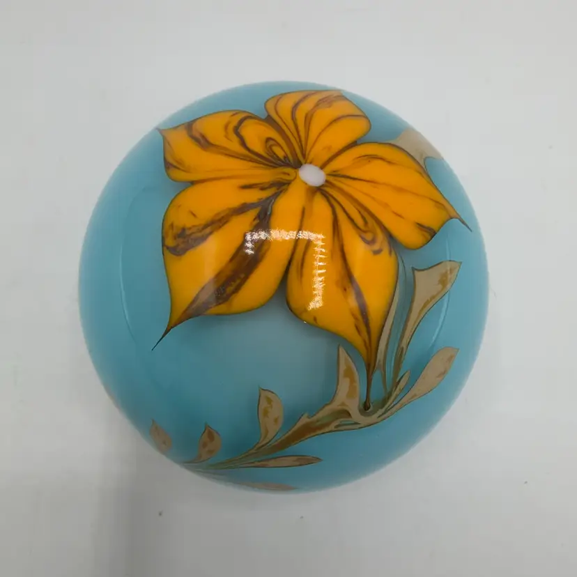 The Bridgeton Studio A373 Wills Sky Blue Yellow Surface Flower Paperweight