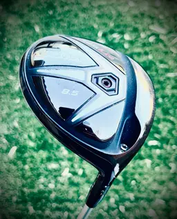 TITLEIST 915D4 8.5° Driver RH Diamana S+ 60 Stiff Shaft Near Mint