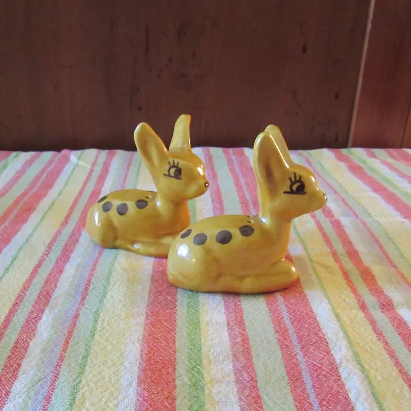 Vtg Ceramic Yellow Deer Salt and Pepper Shakers