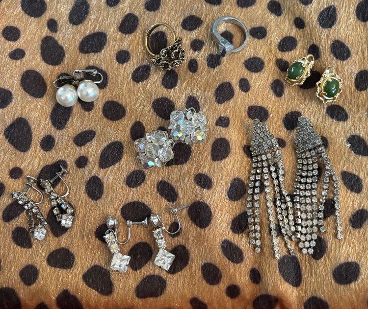 “Vintage Jewelry Lot – 8 Pieces – Rhinestones, Faux Pearls, Clip-On Earrings & Rings.