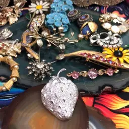 #46 - Peacock Jewels