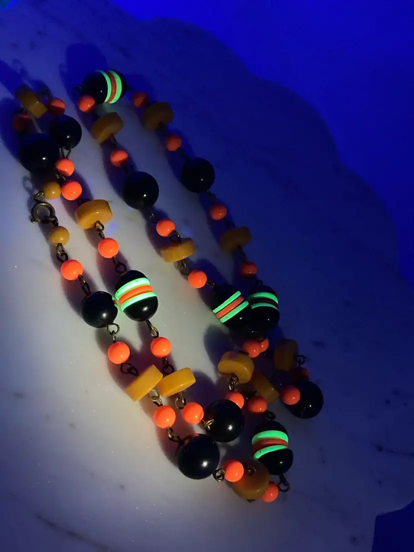 Vintage 32” Necklace! UV Reactive Glow!