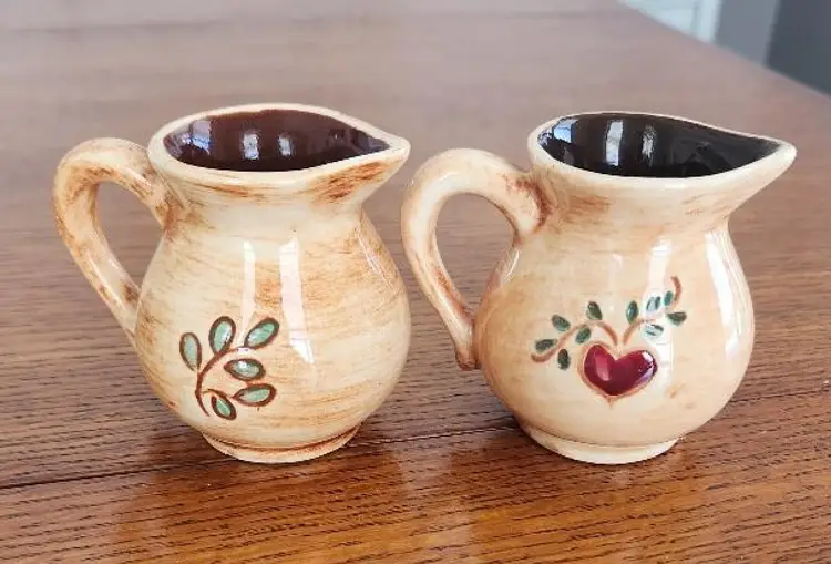 VTG Pennsbury Pottery Creamers Amish