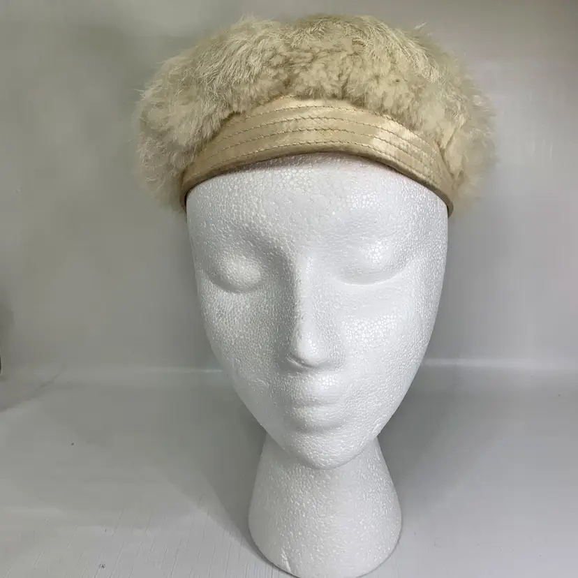White Rabbit Fur Pillbox Hat Carson Pirie Scott Elegant Mid Century Church 1960s Vintage