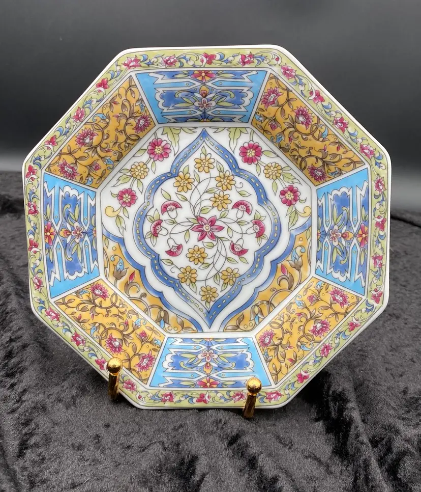Takahashi (Japan) Porcelain Salad Plate, Octagonal, 7.2", MINT Condition