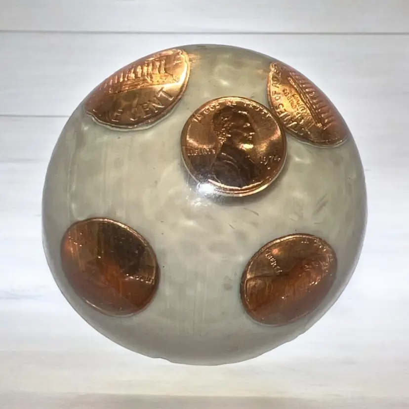 Vintage 1974 Lucite Paperweight Floating Lincoln Pennies Las Vegas Souvenir