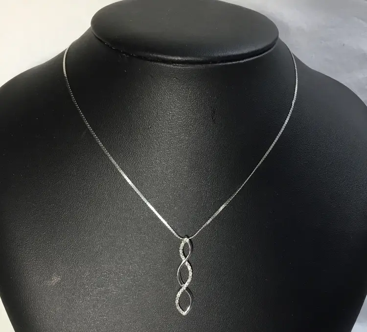 Necklace, sterling Italy chain 15" w/ sterling, triple loop pendant 1 & 3/8"