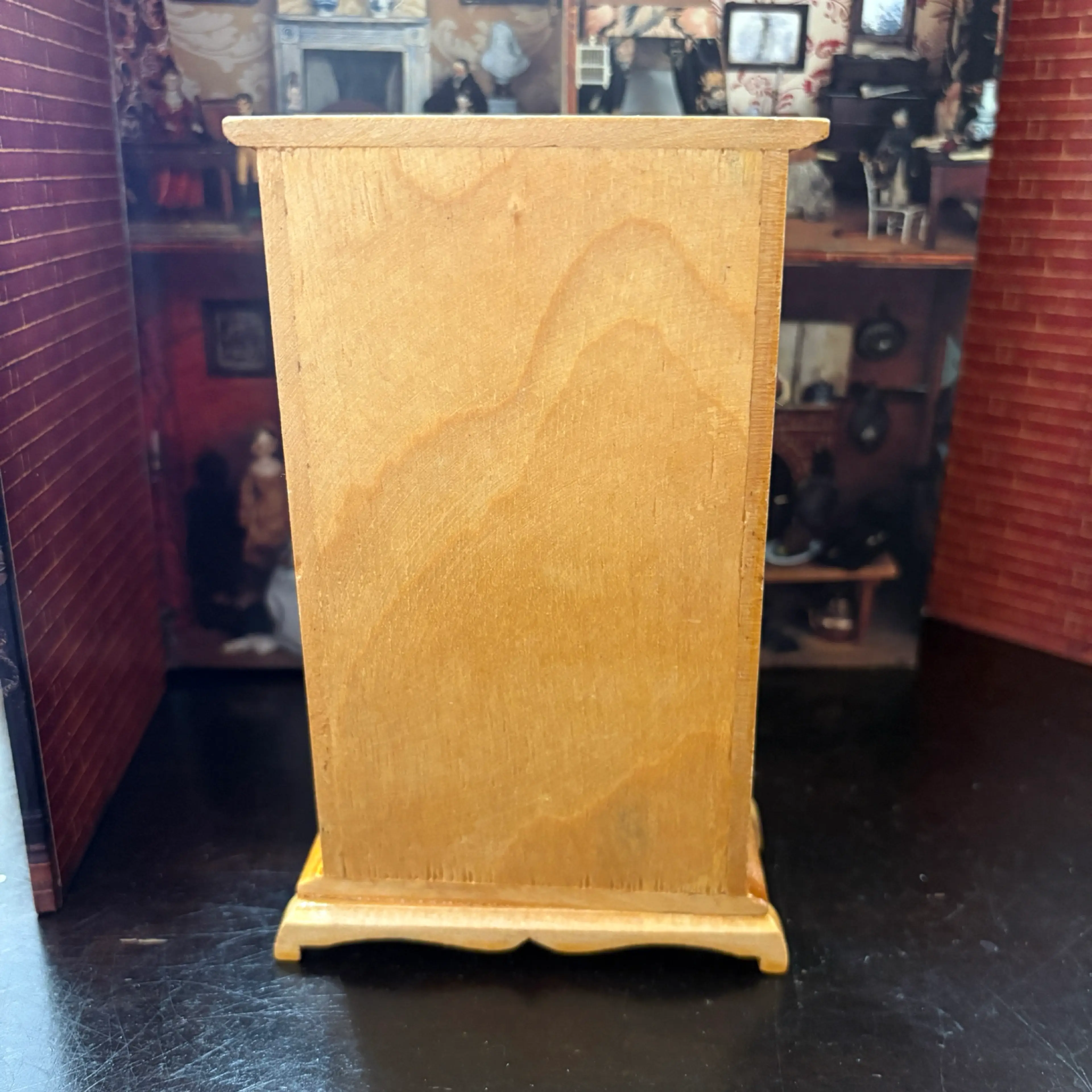 Image 2 of 6