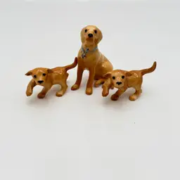 Hagen Renaker Little Ceramic Yellow Lab Mom With Puppies Figurine Set