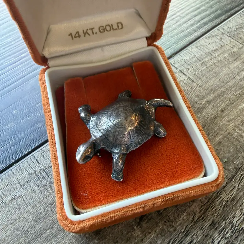 Sterling Silver Turtle Brooch