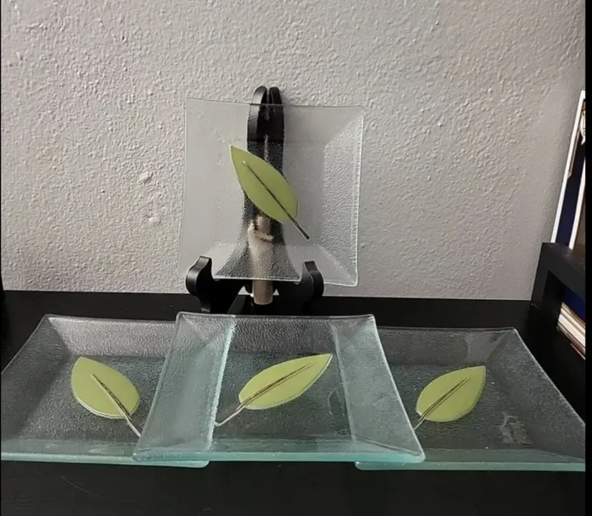 Fused Glass Leaf Appetizer Dessert Plates Set of 4 6x6 Textured (QU)