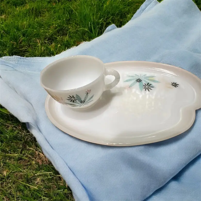 1950s Federal Milk Glass Snack Set