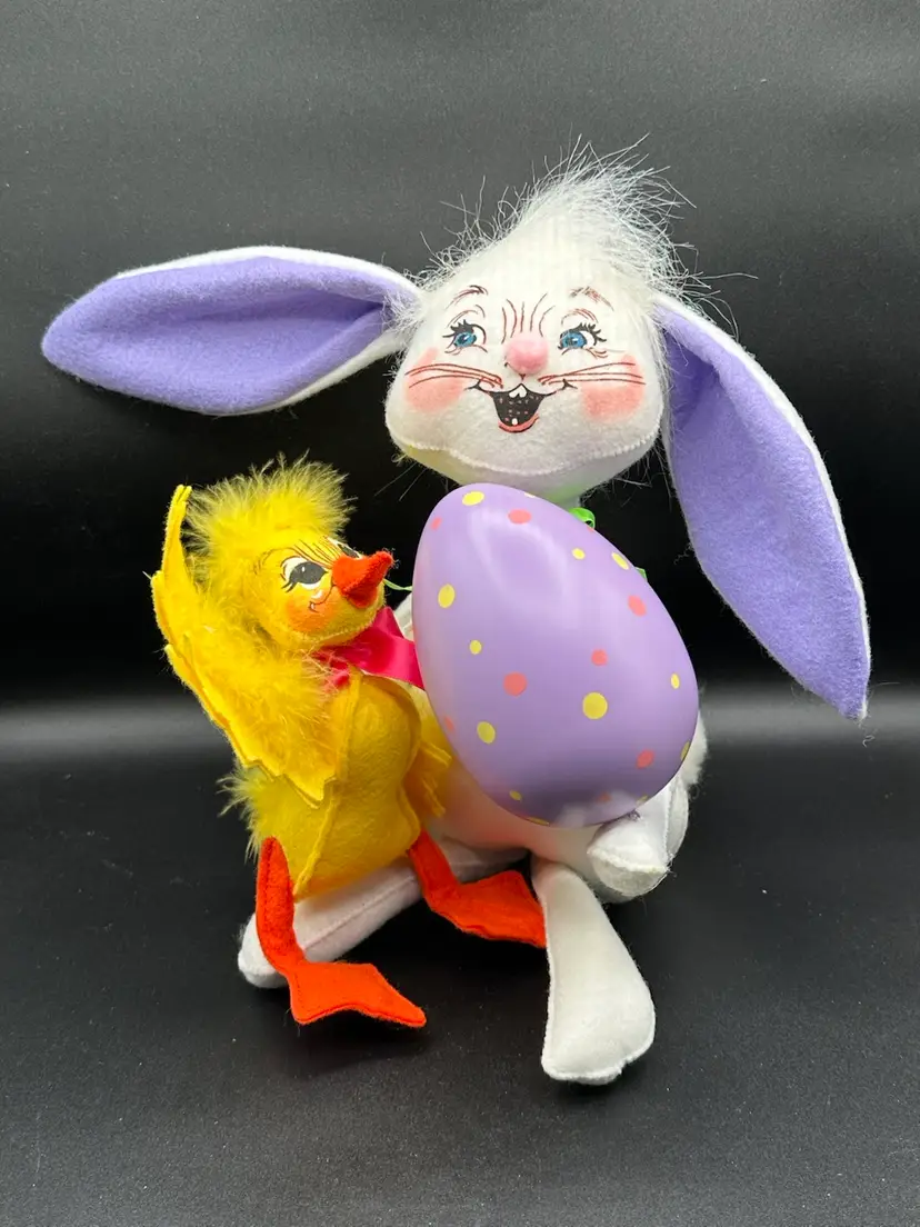 Annalee 2009 Bunny Holding Duck and Egg 12" Spring Easter Pals Doll w/ Tag MINT