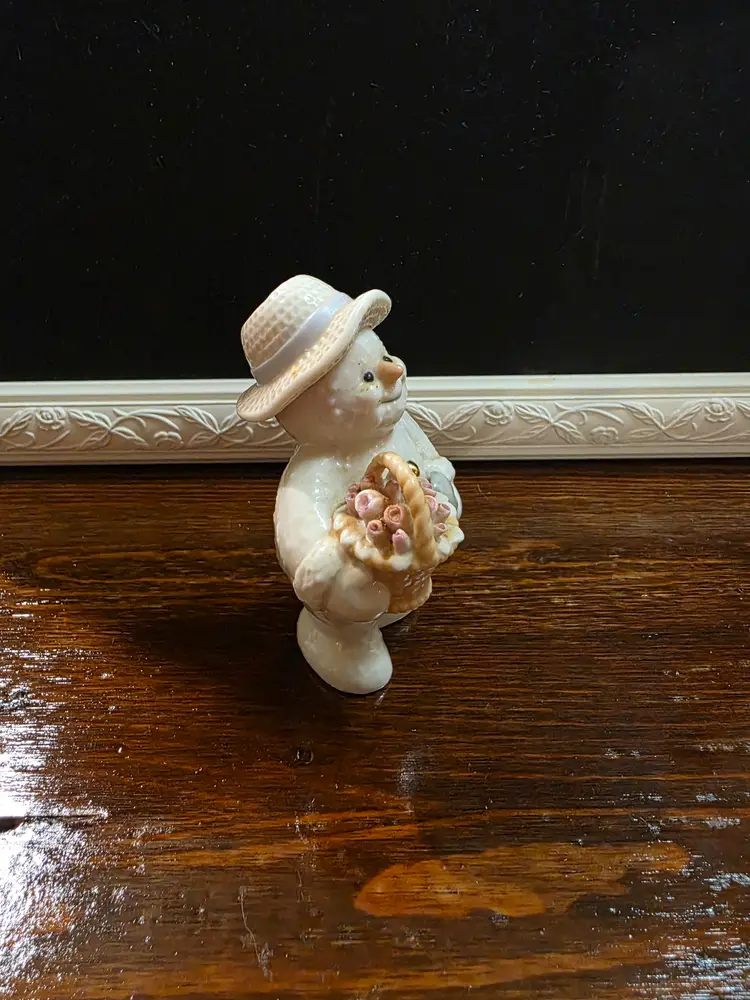 Vintage 2000 Lenox Snowman figurine.