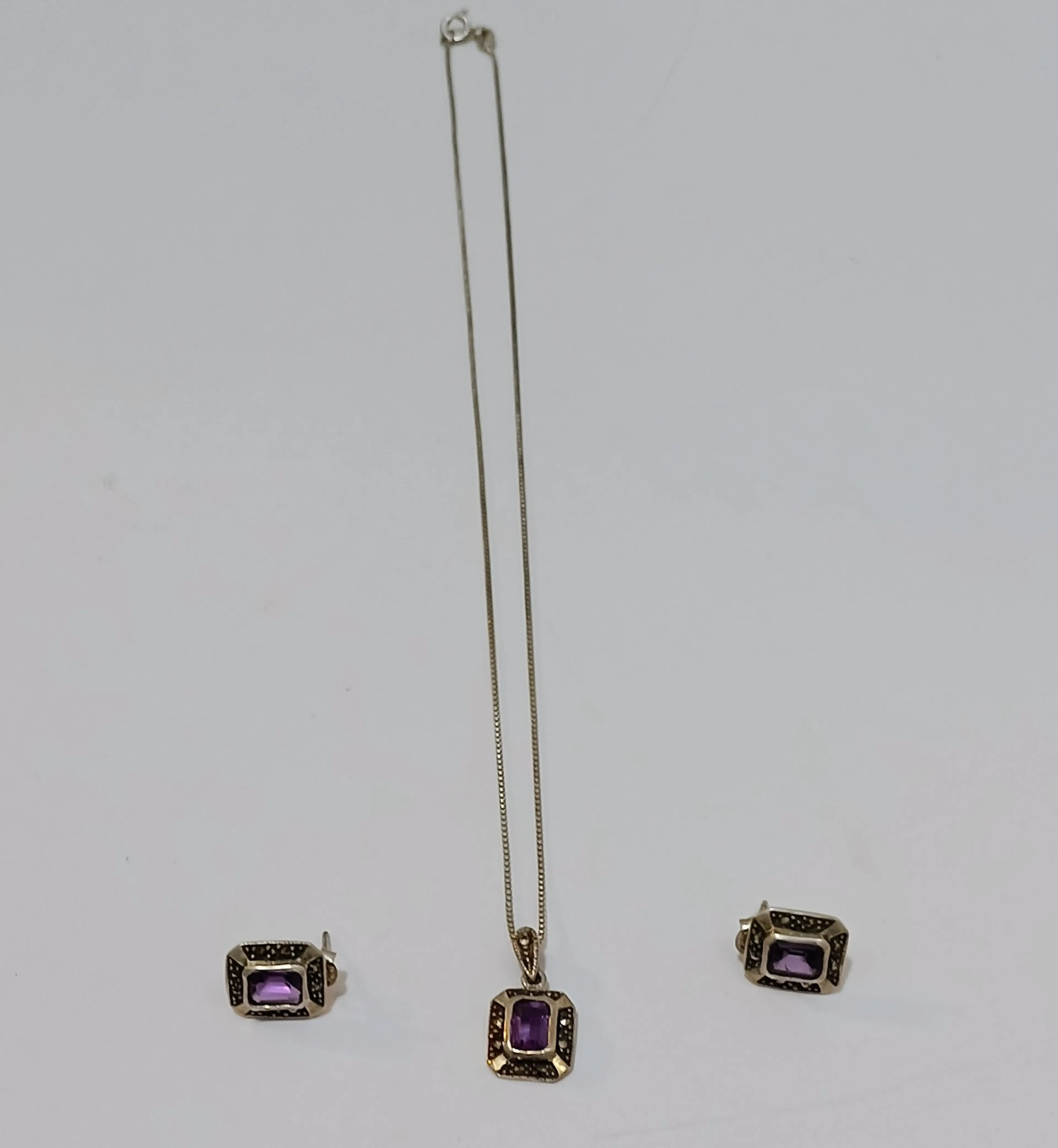 Image 4 of 4