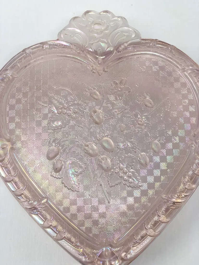Fenton Pink Iridescent Berry Heart Shaped Candy Box