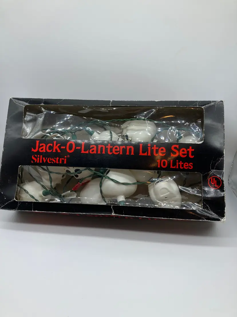 Vintage Blow Mold Jack-o-Lantern Skull 10 Lite String Lights by Silvestri, Works, In Box