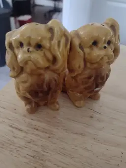 Vintage pair of Cocker Spaniel salt and pepper shakers