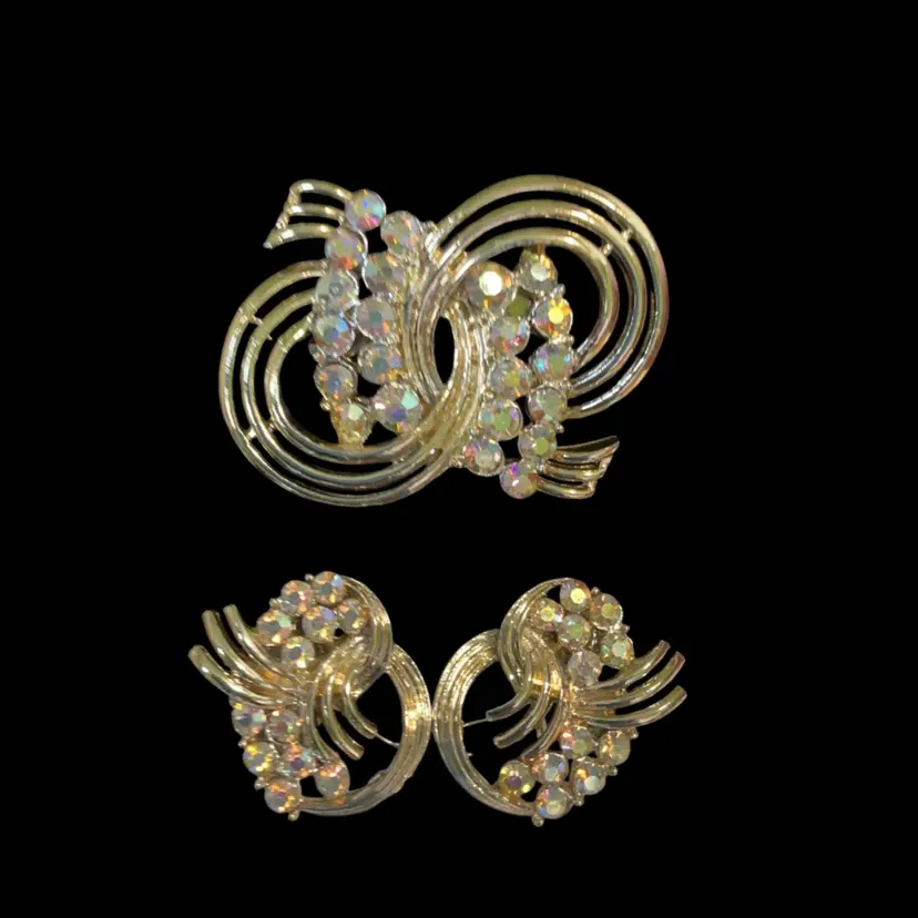Vintage- Mid Century Goldtone Swirl Designe Brooch With AB Glass Rhinestones. And Matching Screw Back Earrings. (Set) - Not Signed.