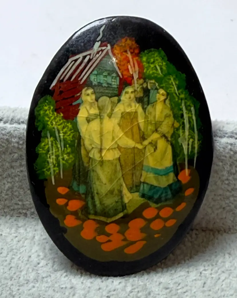 Vintage Russian Lacquer Wood Brooch Fairy Tale Folk Miniature 4 Woman Dancing 96