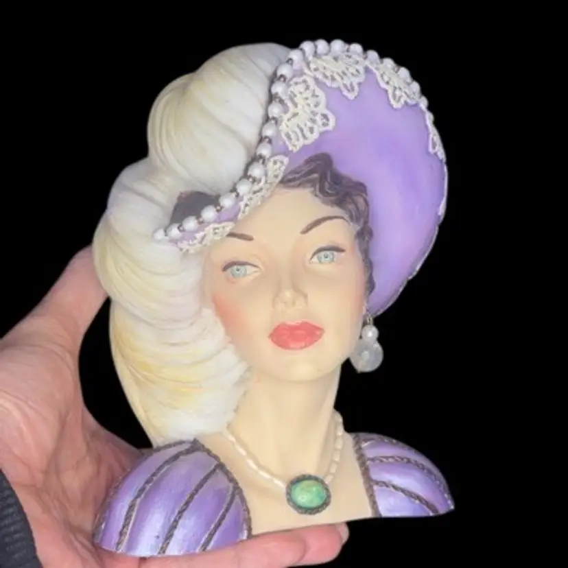 #45 Judith Cameo Girls Lovely In Lavender Resin Head Vase 6”