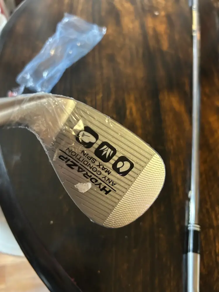 New In Plastic Cleveland RTX6 60/06 Low Bounce Wedge With Dg Spinner Shaft