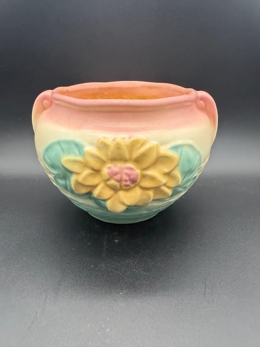 Vintage 1930s Hull L-23 Art Pottery "Water Lily" Planter