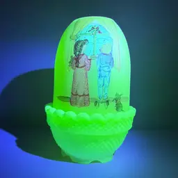 Fenton 1983 Hand Painted Christmas Uranium Satin Custard Glass Fairy Lamp #1942 4.5”