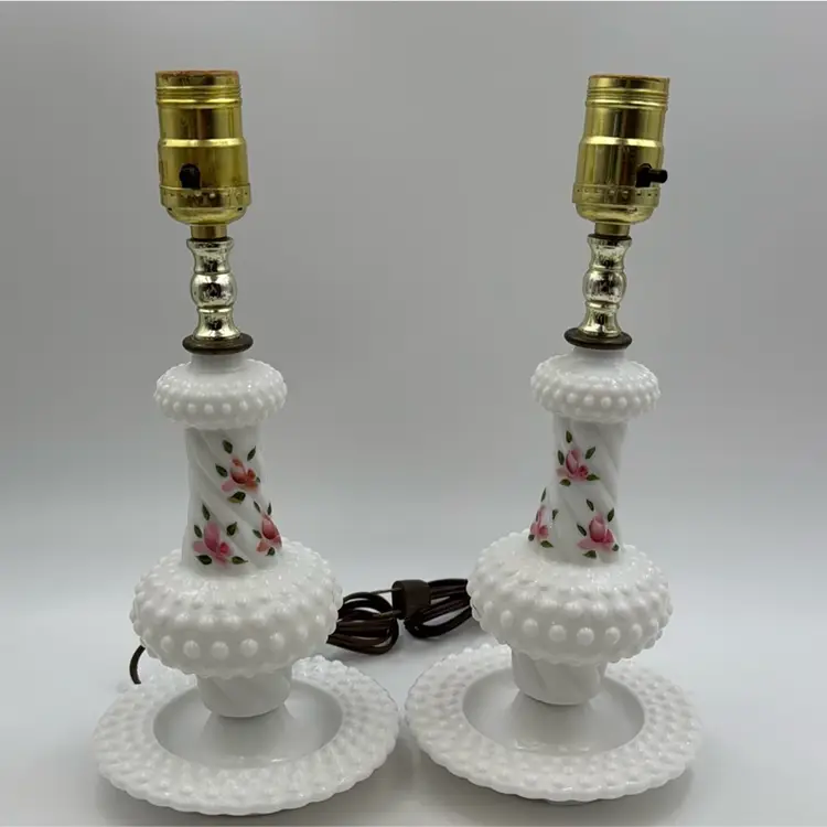#01 2 Vintage Hobnail Milk Glass Side Table Lamps Very Adorable