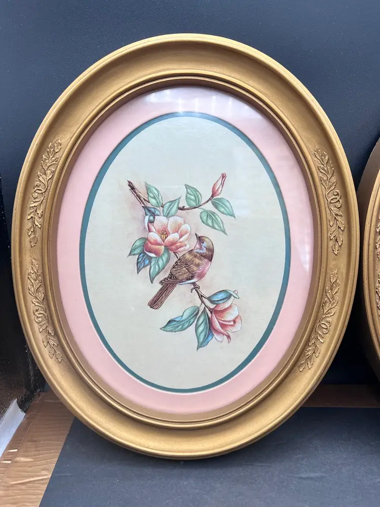 #1074B Vintage Set of 2 HOMECO Kay Lamb Shannon Birds Wall Hangings in Gold Oval Frames