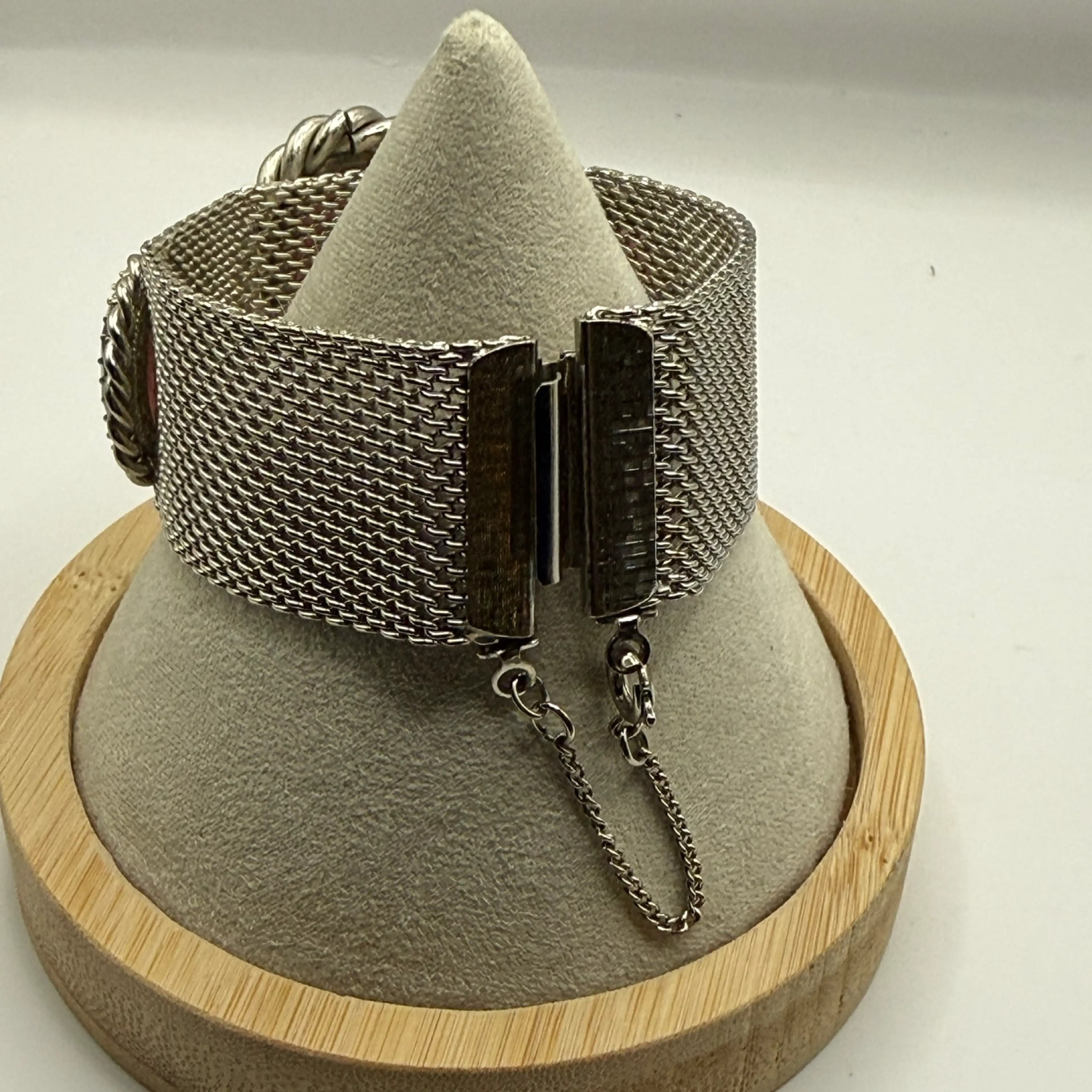 Image 2 of 4