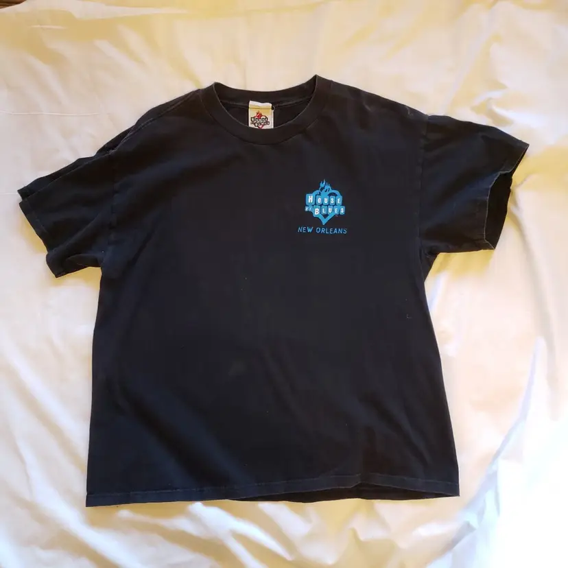 HOUSE OF BLUES Tee Shirt New Orleans Size Large in black with blue & white print
