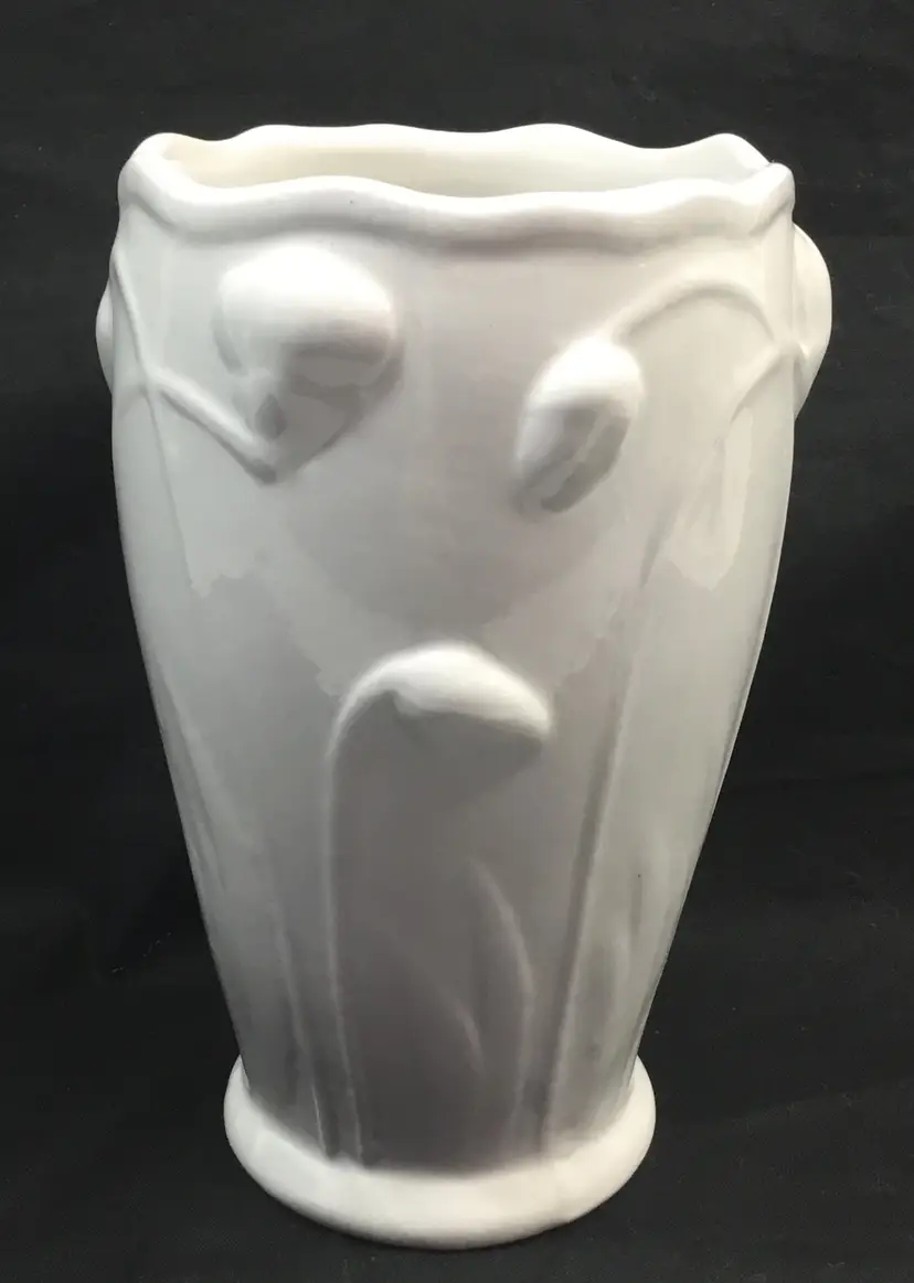 White, ceramic thistle flower vase, 6 inches tall, scalloped edge