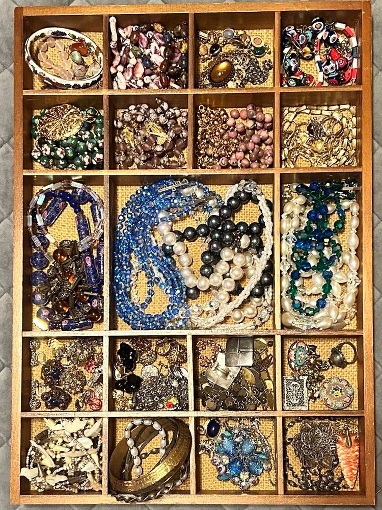 Stunning Vintage Jewelry - ALL MY FAVORITE THINGS 